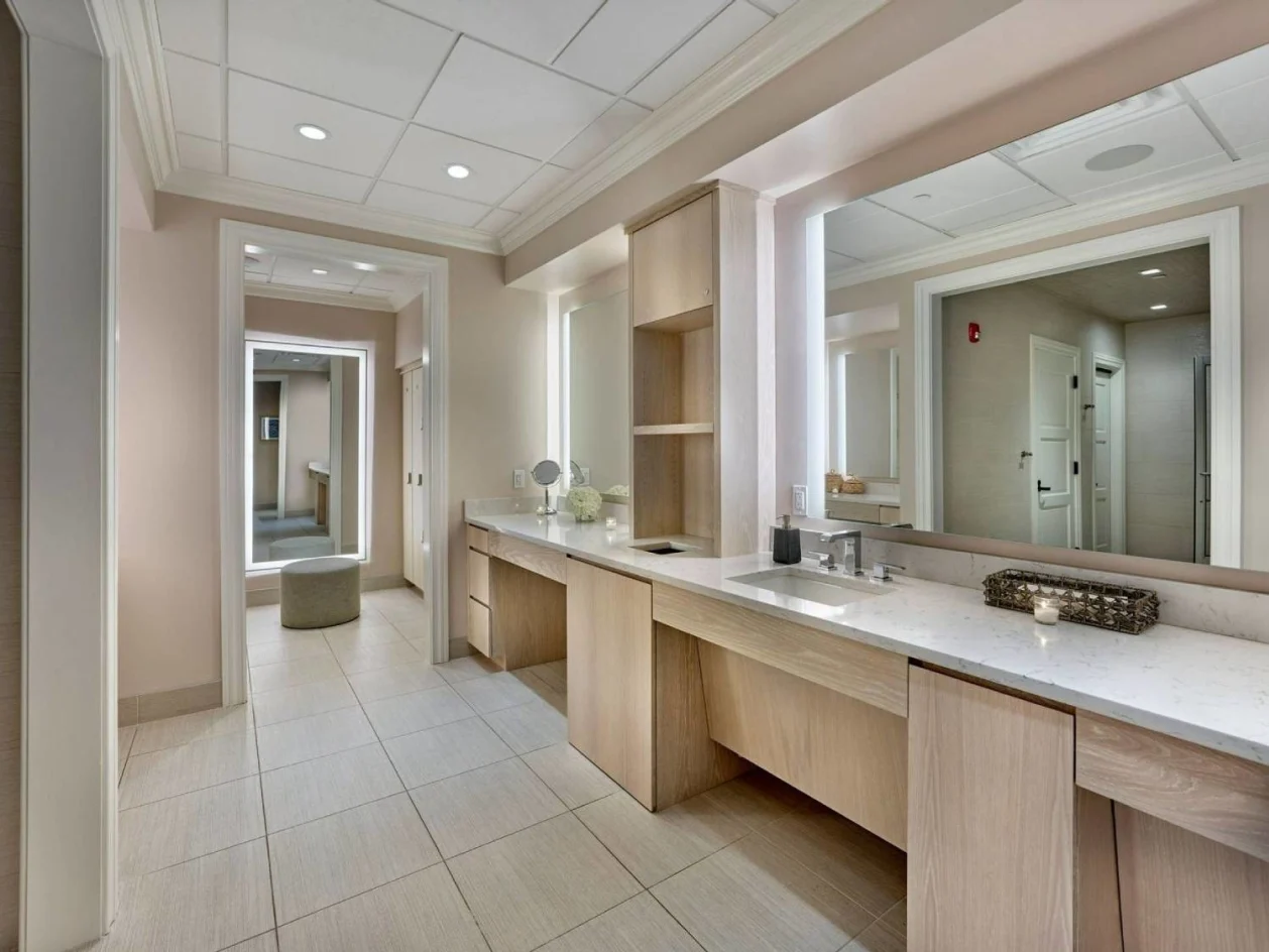 Salt Spa Reeds locker room